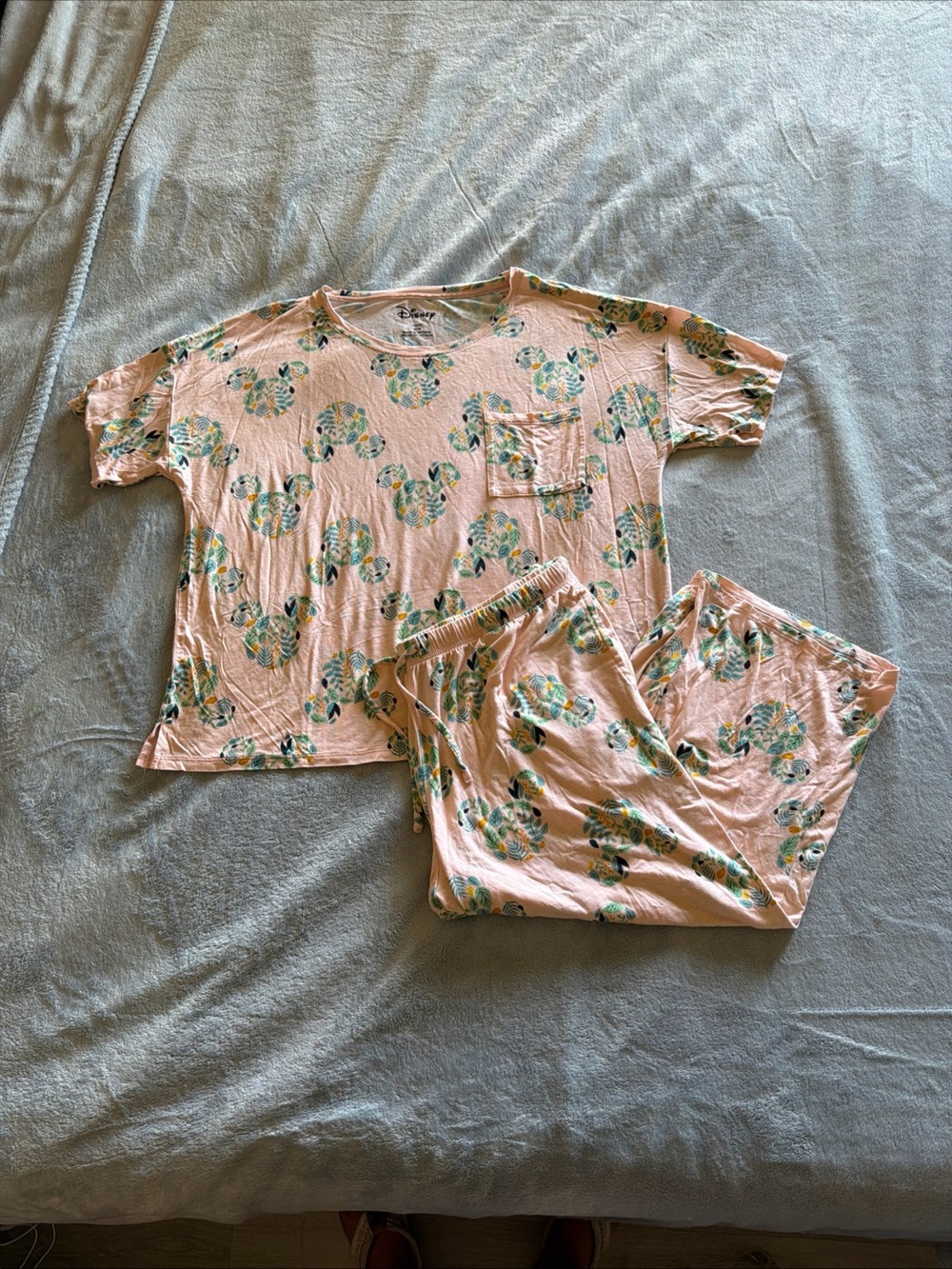 Disney Mickey Mouse Leaf Print Pajama Set Pink Women's Medium M/M - D349 - Picture 1 of 2